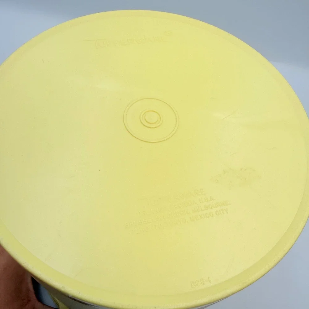 Vintage Tupperware Yellow Sunburst Servalier Canister Large 805-1 with Lid 806-6
